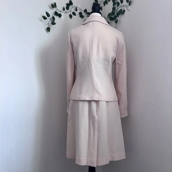 Elegant Cream Pencil Skirt Suit Set with Blazer size US6-8 - Picture 6 of 10